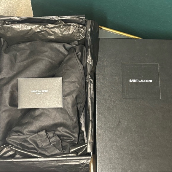 YSL LOGO OPYUM BLACK PATENT LEATHER HEELS/PUMPS - Picture 2 of 8